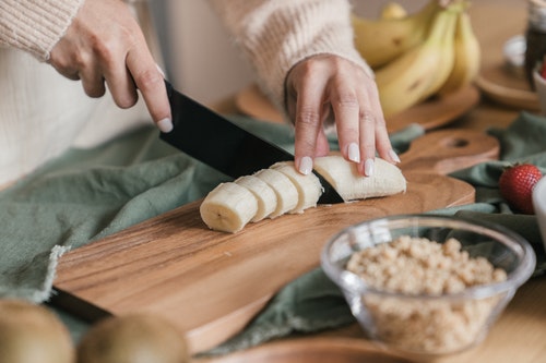 how to hold a japanese knife