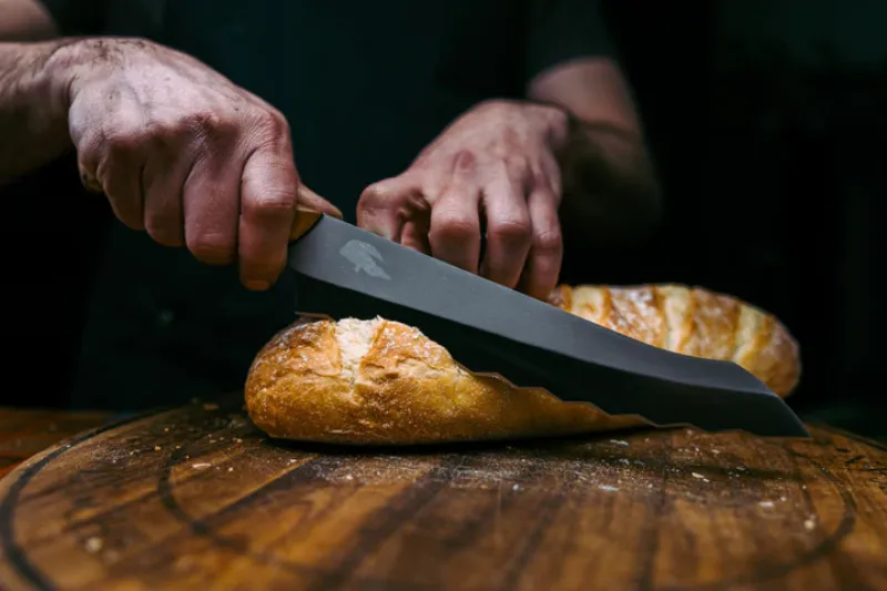 how to use a bread scoring knife