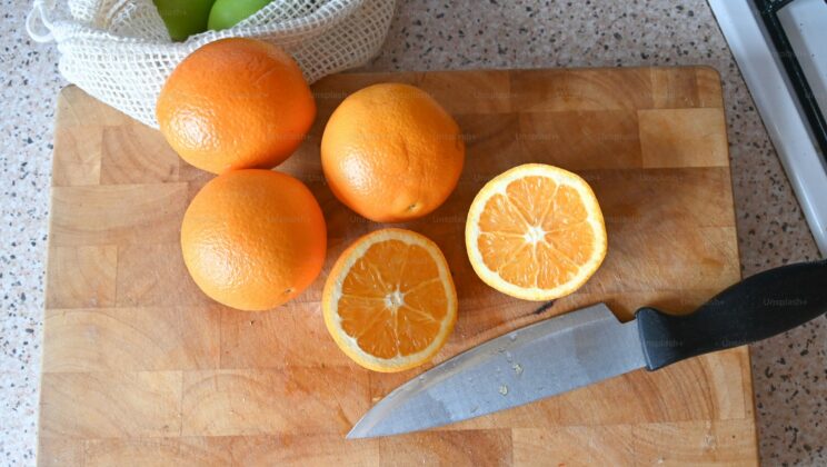 Why Would a Chef Use a Sharp Knife Instead of a Dull Knife? Explaining the Tremendous Benefits