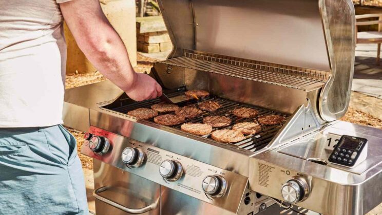 How to Cook Chicken Quarters on a Gas Grill: A Detailed Guide