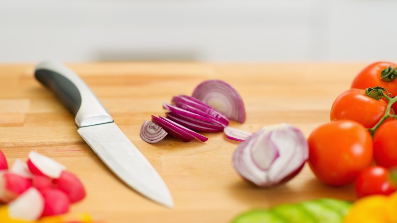 how to sand cutting board