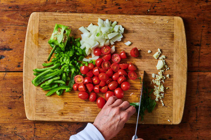 what color cutting board for raw chicken