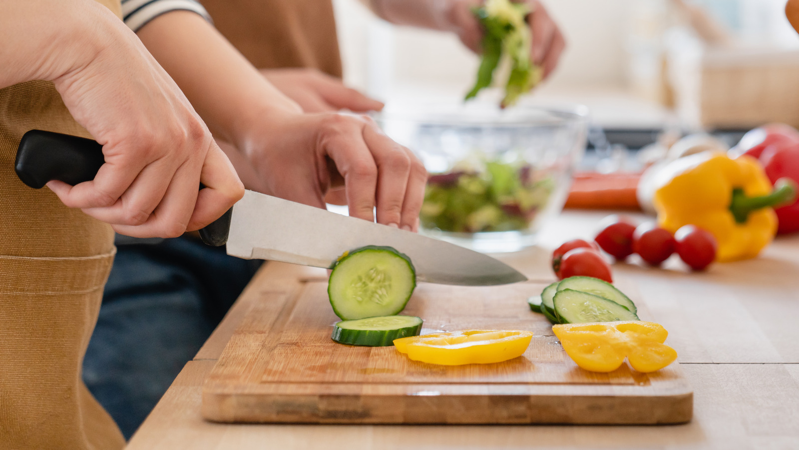 how to cut using knife