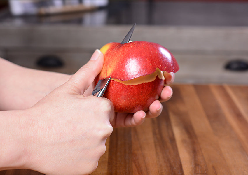 how to cut with a fork and knife