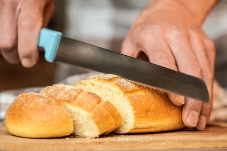 how to use a serrated knife to cut meat