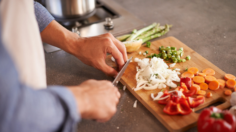 how to cut frozen meat with knife