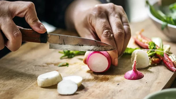 How to Cut Avocado Without Knife? Its Big, Terrific Guide Here