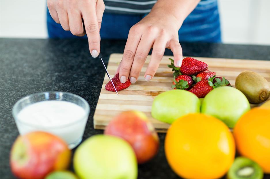 how to cut food with a knife