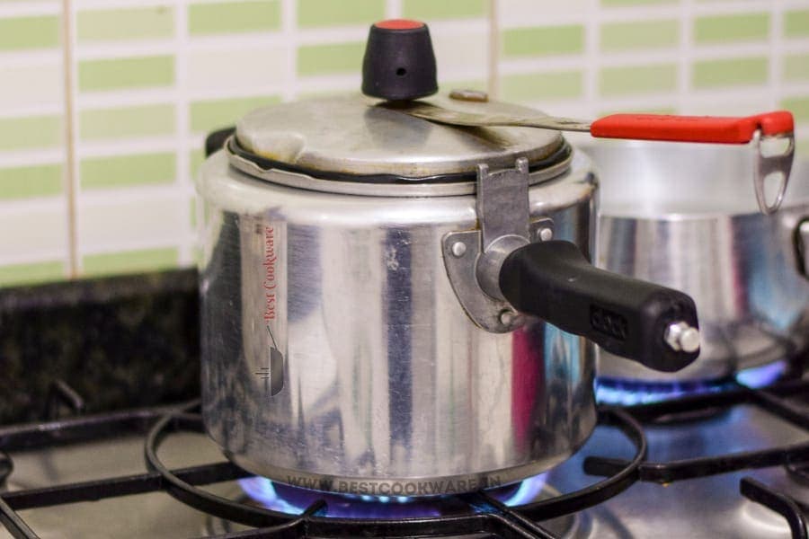 how to cook chicken and rice in a pressure cooker