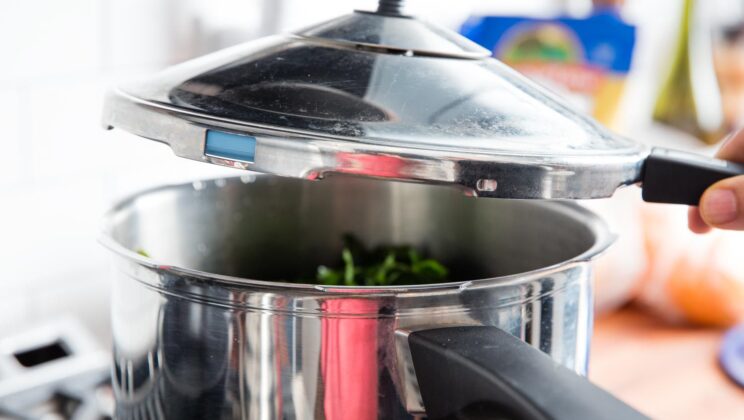 how to cook chana dal in pressure cooker