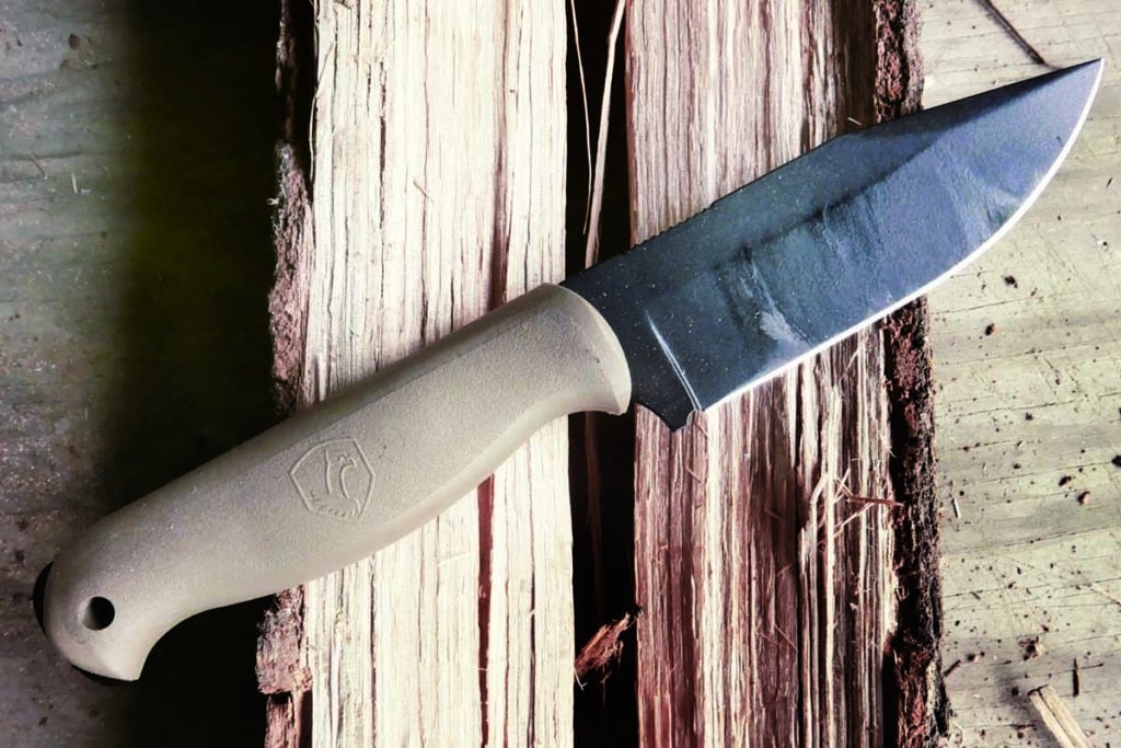 Fixed blade knife for military use