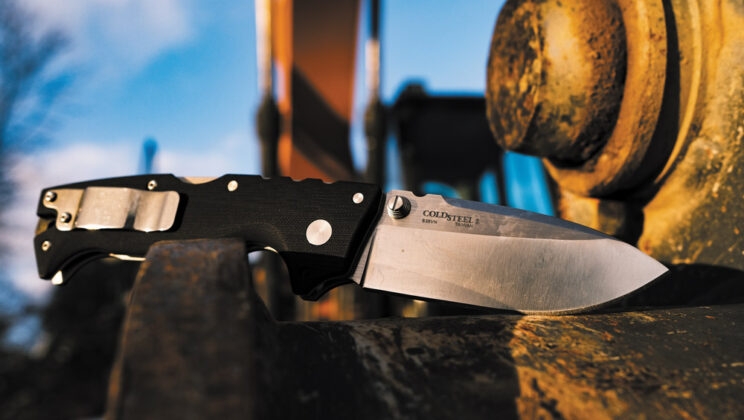 D2 vs S30V Steel: A Detailed Comparison for Knife Enthusiasts