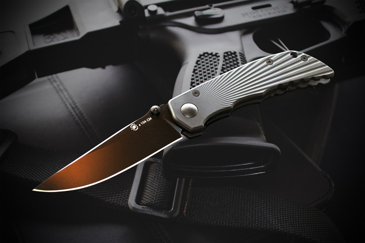 police use of folding knives