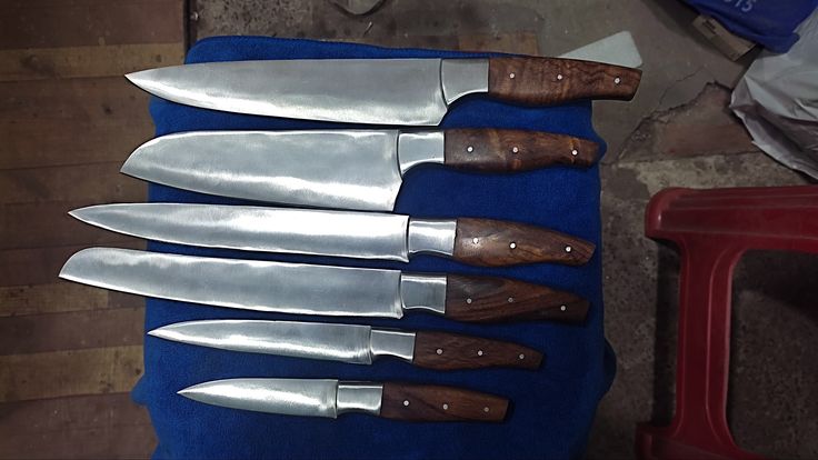 boning knife vs chef knife Boning Knife vs Chef Knife: Which One Should You Use?